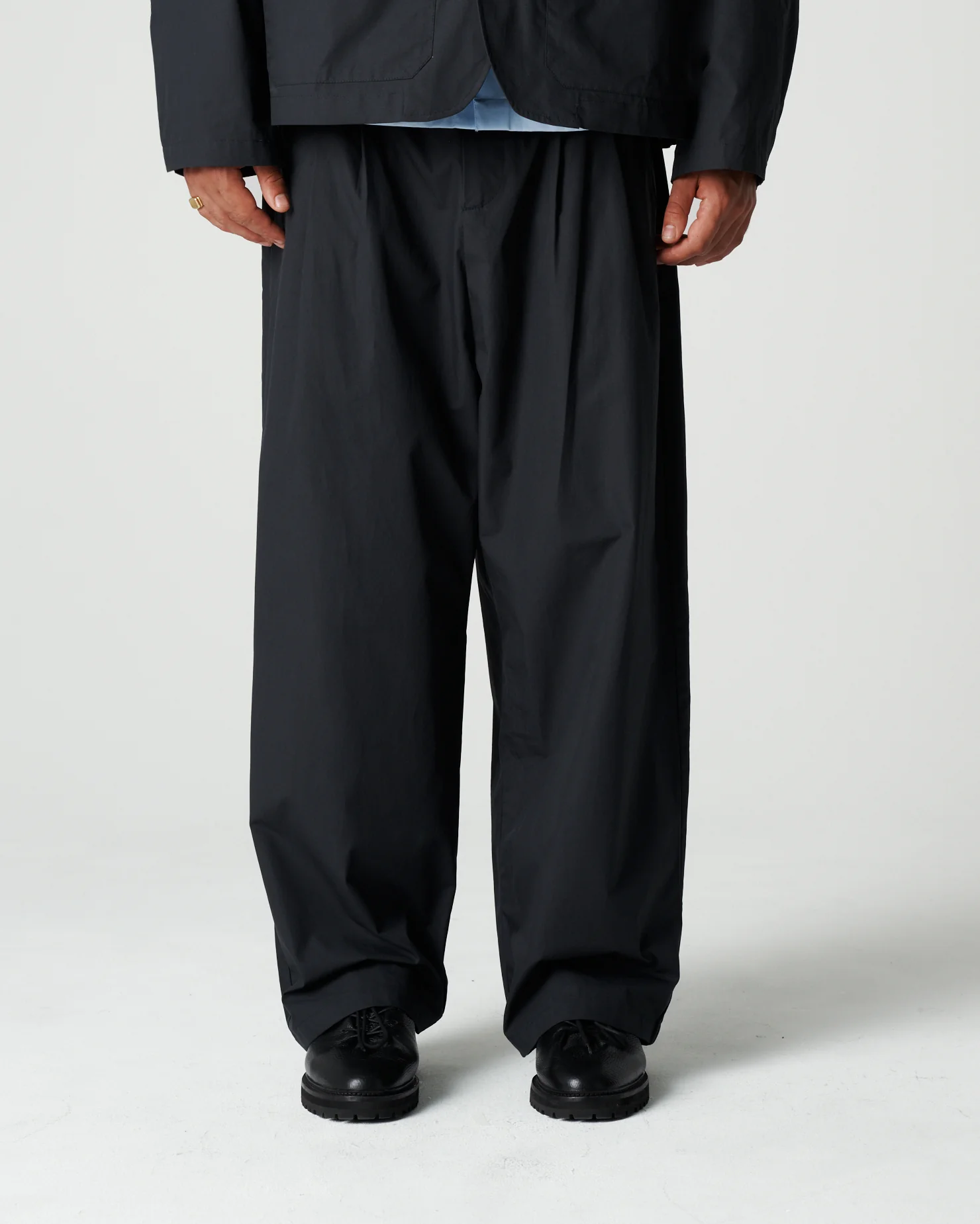Twin Pleat Poplin Trouser - Black - Image 3